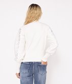 Pull col montant avec dentelle