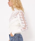 Pull col montant avec dentelle