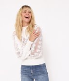 Pull col montant avec dentelle