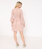 Robe ajourée en dentelle