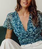 Top Esther cache-coeur