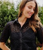 Chemise manches courtes Kira à dentelle