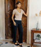 Pantalon large ceinture décorative