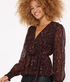 Top manches bouffantes Emmy