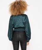 Top avec smocks satiné léopard